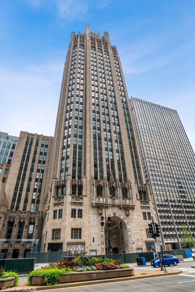 The Tribune Tower Addition — Live in One of Chicago’s Most Iconic Buildings